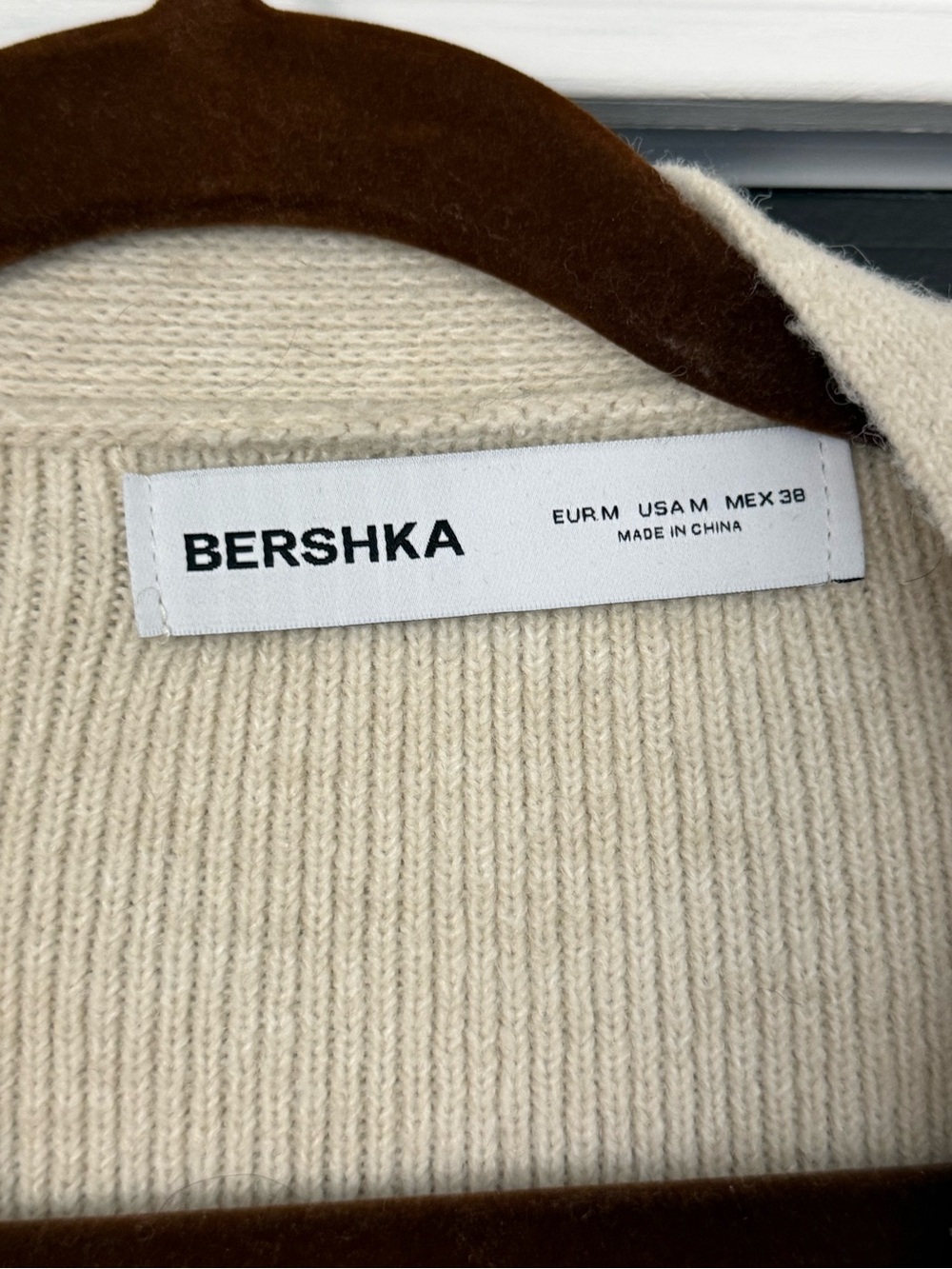 Cardigan - Picture 2 of 4